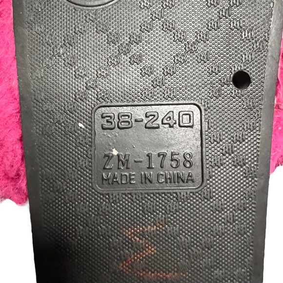 Golden road pink fur slides Women’s size 7US - Picture 5 of 6